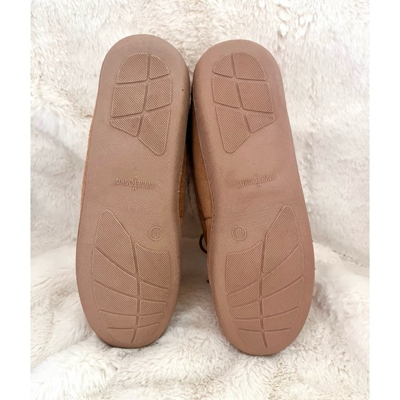 Minnetonka Moccasin Boot Slipper - Picture 3 of 4